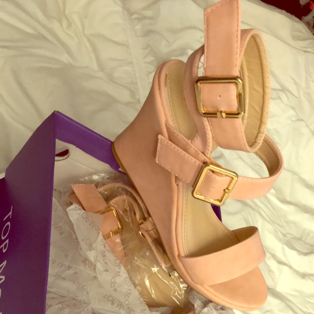 Blush wedges